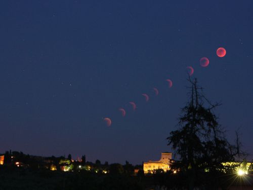 Eclissi totale di Luna 15 giugno 2011